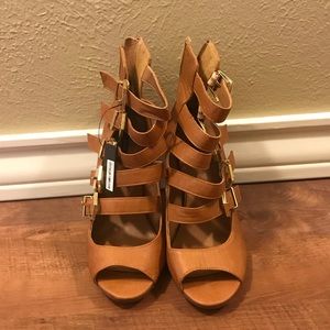 NWT Forever21 strapping heels with gold buckles